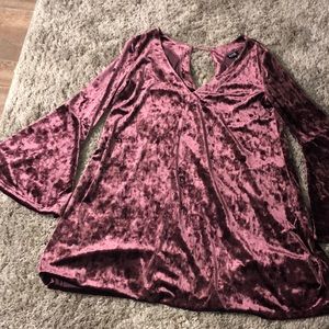 V-neck Burgundy crushes velvet dress
